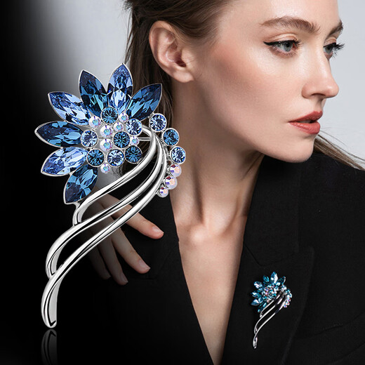 Gu Nai Brooch Women's High-end Sweater Chain Women's Long Pearl Necklace Women's Light Luxury Niche Pendant Birthday Gift for Women Practical T101 Selected Brooch Sweater Chain 3-piece Set