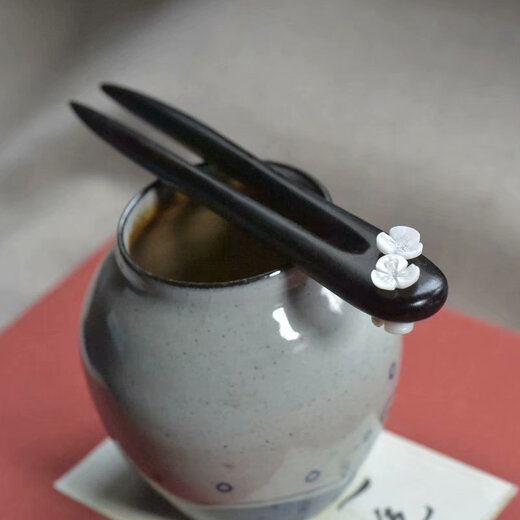 Black sandalwood hairpin, short hairpin, U-shaped hairpin, ancient style, daily Hanfu, simple modern Chinese style for women, double-sided Czech glazed pink flower