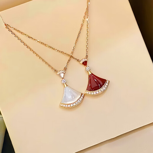 Fat Donglai's same style 18k gold mother-of-pearl pendant small skirt necklace women's fan-shaped white rose fan clavicle chain 202 long skirt white mother-of-pearl
