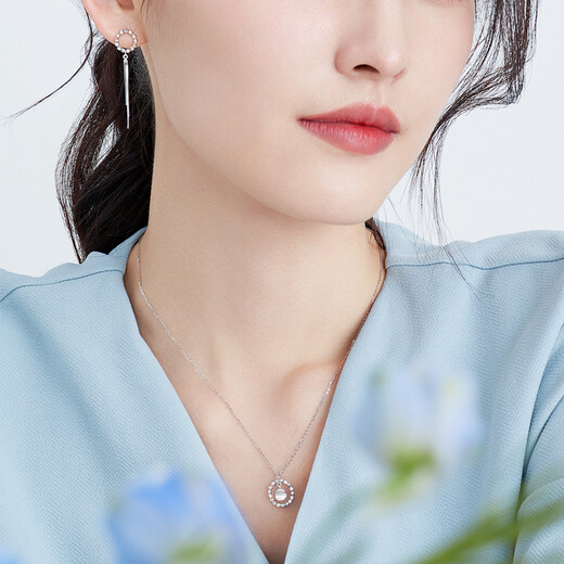 Lukfook Jewelry Platinum 950 Smart Tassel Platinum Earrings for Gift Price L19TBPE0009 2.05g (including labor cost 213 yuan) with silicone earplugs