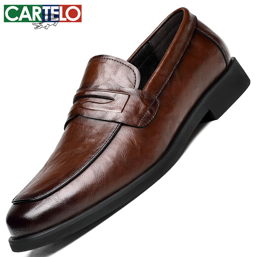 卡帝乐鳄鱼（CARTELO）男士皮鞋软底套脚商务休闲鞋乐福鞋透气一脚蹬皮鞋男9906棕色38