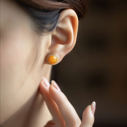 Luxurious natural old beeswax earrings, earrings, retro filigree sterling silver gold-plated temperament, retro Hong Kong style personalized earrings for women, earrings, a pair, shop owner