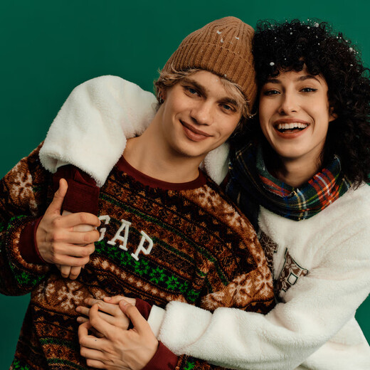 GAP Gap men's and women's autumn and winter imitation sherpa New Year couple's wear warm sweatshirt 676370