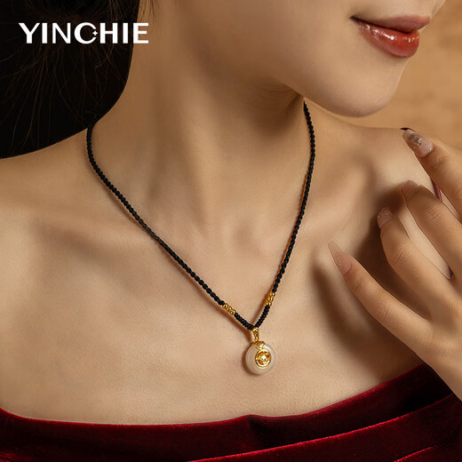Gin Qianhui 925 silver necklace female zodiac safety buckle pendant animal year pendant Valentine's Day birthday gift for girlfriend auspicious zodiac snake