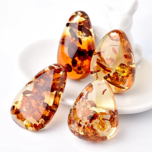 DL 1998 Fat Donglai Quality Amber Breswax Stone brut Tianl Flower Amber Water Drop Shape One Picture Tianl Ran Golden Woman Sweater chaîne G3878