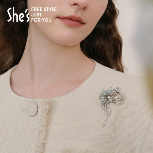 She s Barbie rose flower bow high-end women's brooch light luxury corsage birthday gift for girlfriend