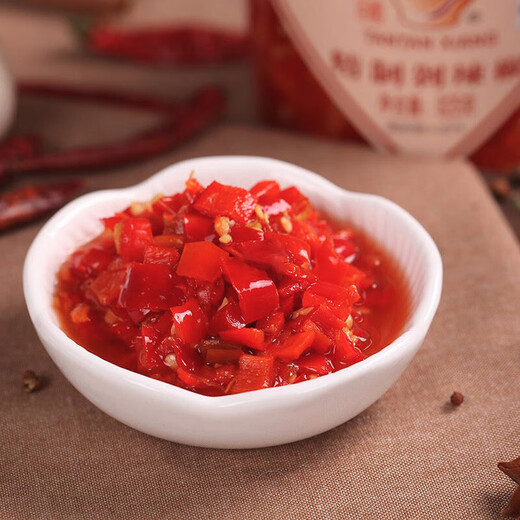 Tantan Township Chili sauce Refined Chaotian pepper Steamed fish head Spicy sauce Braised pepper sauce Pickled pepper sauce Seasoning sauce Refined chopped pepper 825g