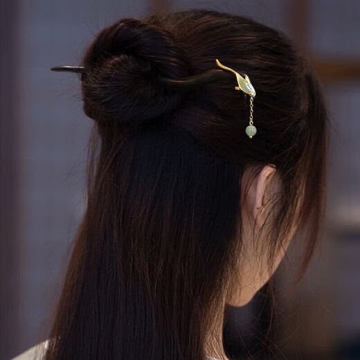 Silver Yu ebony hairpin women's wooden hairpin new Chinese style cheongsam modern antique costume Hanfu step shake hairpin fashionable hair accessories like a fish in water hairpin