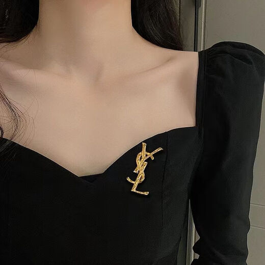 Xuanyong brooch women's high-end exquisite niche light luxury design high-end cold style corsage suit pin accessories light luxury