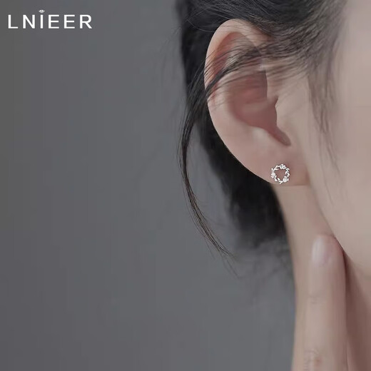 LnieerS925 Silver Garland Earrings Cold Wind Ear Hole Earrings Women's 2025 New Small Flower Autumn and Winter Temperament Earrings Garland Earrings S925 Silver