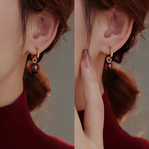 Fat Donglai Quality Garnet Stud Earrings Women's 2024 New Earrings Autumn and Winter Temperament Design Red Ear 12mm Garnet Earrings