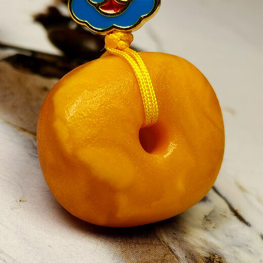 Hupai, one object, one picture, one certificate, old beeswax pendant, safe buckle hidden buckle pendant necklace, old wax cake, old flower wax pendant, 4.7g, 27*22*11mm