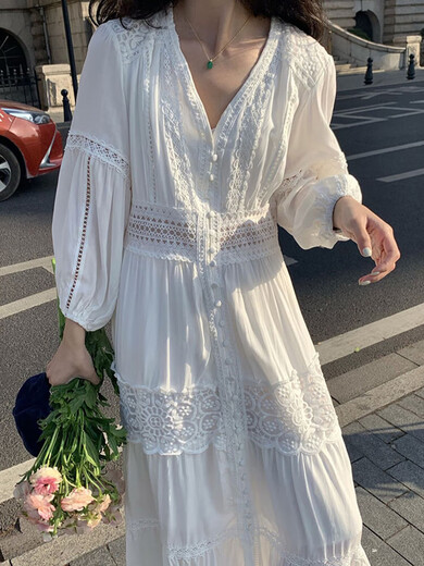 Huayuzhi white dress women's summer 2025 new high-end beach long skirt temperament small person pure long sleeves white long sleeve V-neck design hollow first love skirt M [Suggested 108-130Jin [Jin equals 0.5 kg]]
