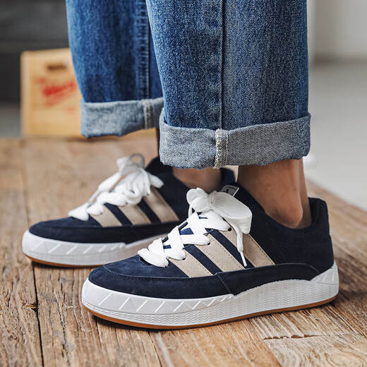 Supnba21 Shark Bread Chaussures 2025 Nouvelle marque de mode Chaussures de planche épaisses Sports décontractés Skateboard TRENDY CHAUSSIONNES SHOWNABLES CASSOIRES CASSOIR