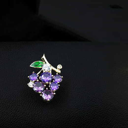 QUAMER Gold Store Model A Bunch of Grapes Small Brooch Exquisite Sparkling Diamond Fruit Corsage Accessories Women's Mini Green Green