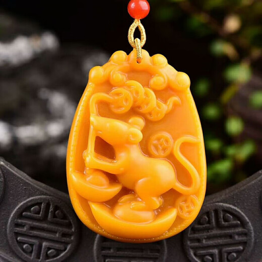 Dige beeswax twelve zodiac dragon pendant for men and women chicken oil yellow autumn and winter sweater necklace Baltic sea long pendant second zodiac rat treasure pendant 0g