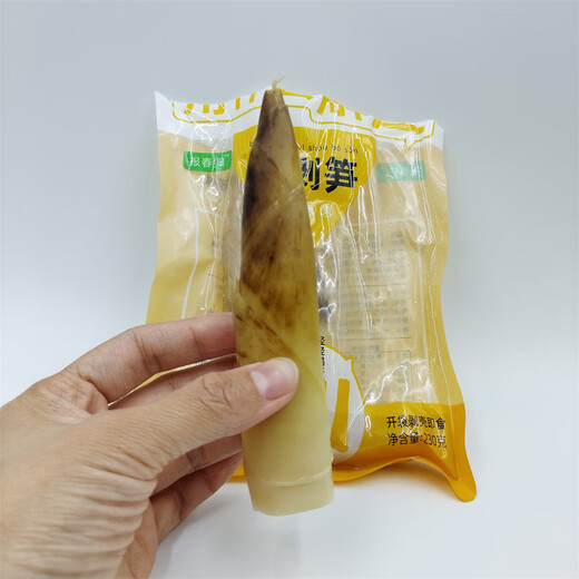 
230g of bamboo shoots with hand peeling in spring, open a bag, instantly eaten bamboo shoots, pickled peppers, bamboo shoots, sour bamboo shoots, hand-pulled bamboo shoots, small packaging, 3 bags of pickled pepper flavor, hand-pulled bamboo shoots, total 690g