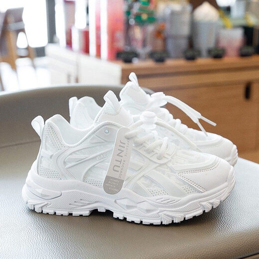 Marque Broken-taille Girls and Children 2025 Summer New Dad Chaussures de taille moyenne Chaussures blanches pour enfants Chaussures de course Printemps et d'été Chaussures pour enfants minces filles Mesh chaussures respirantes