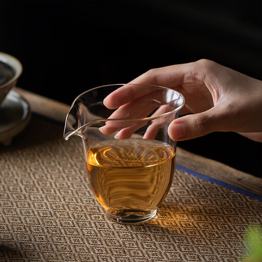 Xiyuanji glass fair cup, high-end household tea sea tea divider, Kungfu tea set accessories, single transparent male cup, glass Qiaochu fair cup
