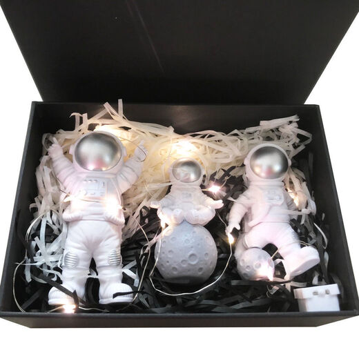 Baiyuan Astronaut ornaments cute model small spaceman home living room desktop decoration ornaments birthday gift starry sky blue four-piece set