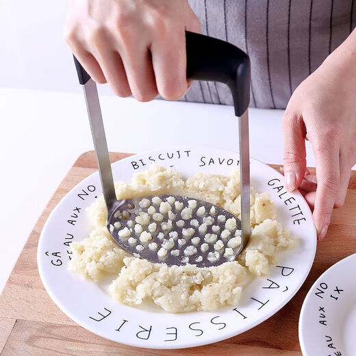 Mashed potato mold masher stainless steel large masher for sweet potato yam baby food masher large potato knife wave cutting small handle potato press (7.9cm)