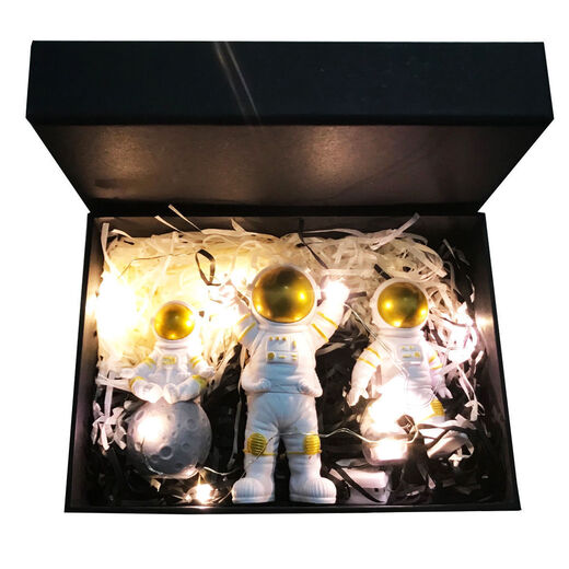 Baiyuan Astronaut ornaments cute model small spaceman home living room desktop decoration ornaments birthday gift starry sky blue four-piece set