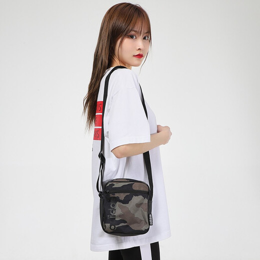 Adidas Nouveaux sacs à bandouliers pour hommes et femmes, sacs de rangement sportives, sacs à poitrine de voyage de voyage, AJ4242 Pays de publication à l'étranger GN9871 Code égal