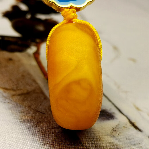 Hupai, one object, one picture, one certificate, old beeswax pendant, safe buckle hidden buckle pendant necklace, old wax cake, old flower wax pendant, 4.7g, 27*22*11mm