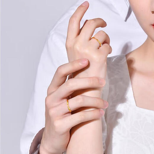 Erli pure gold 999 Möbius ring ring, light luxury, simple glossy plain ring gold ring, male and female couple ring, Möbius ring, about 0.6g, opening can be