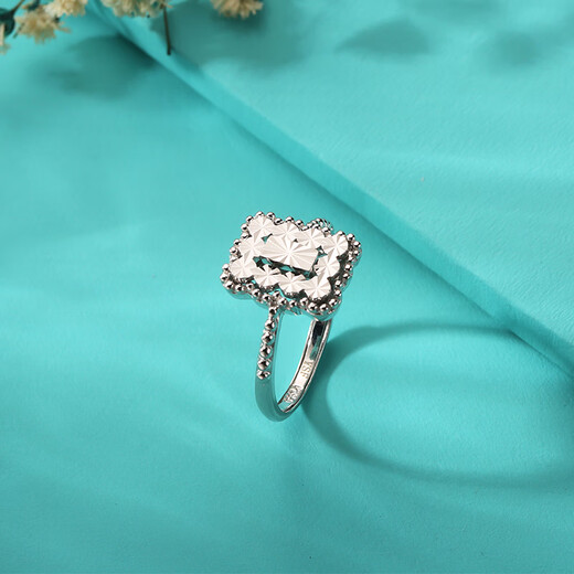 Yuan Shengfu's new PT950 fashionable square imitation diamond platinum ring platinum women's shiny live ring 4.10g