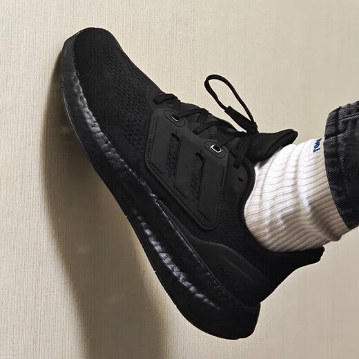 ADIDAS Running Shoes Zapatos para hombres 2023 Summer Nuevo impulso CHUCHED CHUCHED Desgaste Resistente zapatos informales de ropa baja IF4840/Negro 42.5 (265 mm)