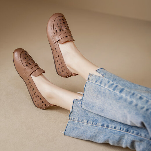 康丽鸟真皮软底妈妈鞋单鞋中老舒适不累脚皮鞋中老年轻便防滑女鞋春秋款 677洞洞款 豆沙色 妈妈舒适好鞋 37