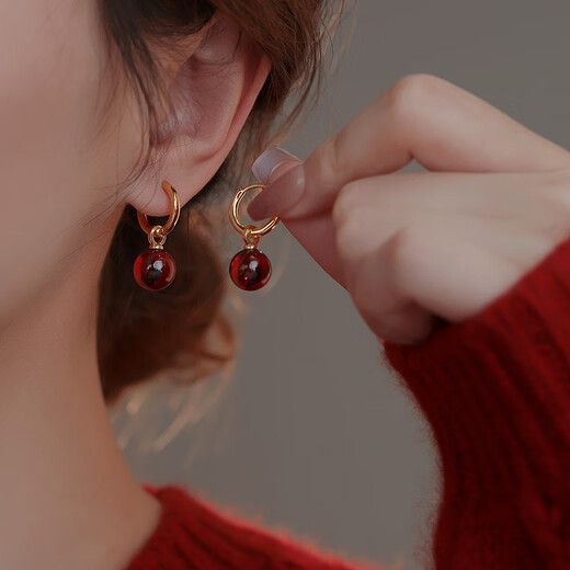 Fat Donglai Quality Garnet Stud Earrings Women's 2024 New Earrings Autumn and Winter Temperament Design Red Ear 12mm Garnet Earrings