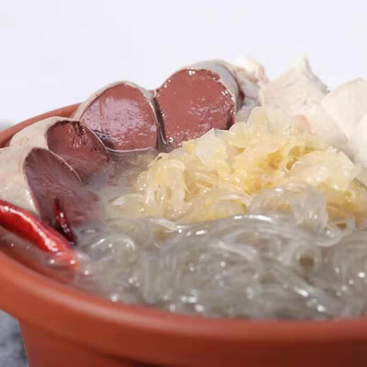 Northeastern specialty pig blood sausage, farm-made homemade stupid pig blood butchered vegetables, ready for delivery. One Jin Jin of blood sausage is equal to 0.5 kilograms.