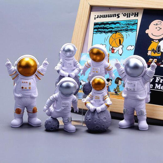 Baiyuan Astronaut ornaments cute model small spaceman home living room desktop decoration ornaments birthday gift starry sky blue four-piece set