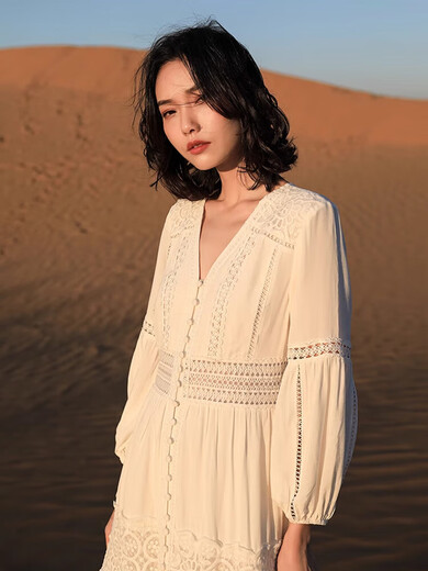 Huayuzhi white dress women's summer 2025 new high-end beach long skirt temperament small person pure long sleeves white long sleeve V-neck design hollow first love skirt M [Suggested 108-130Jin [Jin equals 0.5 kg]]
