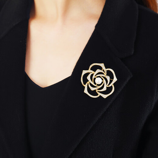 Sili Elegant Camellia Pearl Brooch Retro Light Luxury European and American Temperament Corsage Pin Women's Exquisite Coat Accessories Atmospheric Rotating Camellia