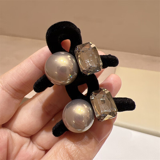 Zhuo Keke Small Clip Small Hair Clip for Women 2025 New Back of Head Hair Clip for Small Hair Volume Half-tie Short Hair Perm Hair Clip Gray Pearl Rhinestone Small Clip 1 Pack