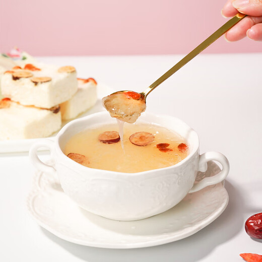 
A freeze-dried bird's nest and tremella soup brewed instantly without boiling bird's nest drinking pregnant women's quick meal replacement gift box for elders 4 boxes [send constant temperature cup + gift bag]