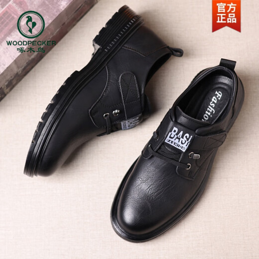 Zapatos para hombres de Woodpecker 2024 Outumn and Winter New Men's Genuine Cuero Casual Business Sobre Soft Sole Plus Shoes de cuero de algodón Top Top Works 9909 Black Plus Fleece Style 38