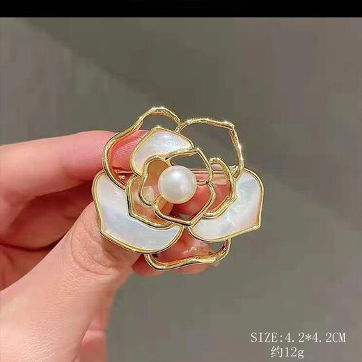 QUAMER Luxurious and atmospheric small fragrance style high-end rose exquisite women's brooch fixed clothes rose