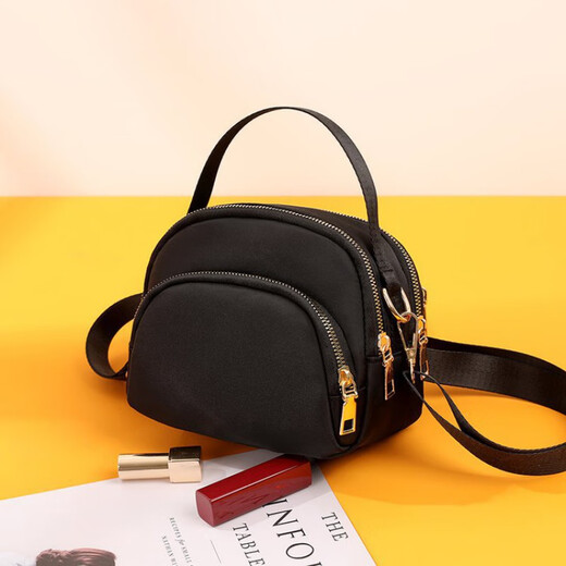 Kangaroo (KANGAROO) 2023 new casual nylon cloth bag women's shoulder crossbody bag simple coin mobile phone bag lightweight portable small bag red