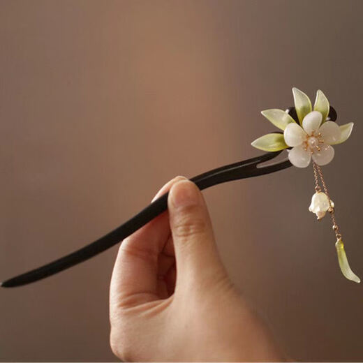 Green orchid headdress, wooden hairpin, hair ornament, ball head, Chinese style cheongsam accessories, tea dress hairpin, gift for wife on Chinese Valentine's Day, 1 piece of gardenia flower
