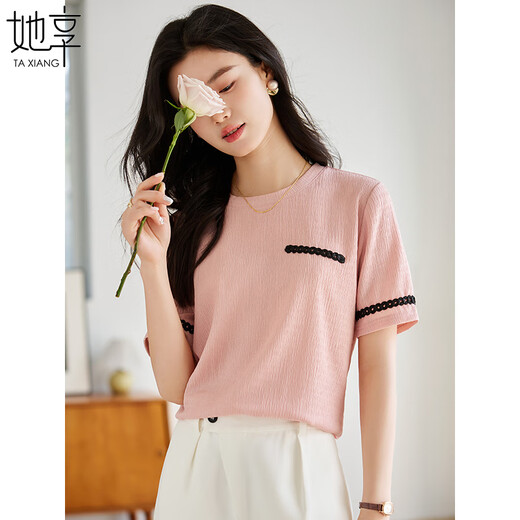 She enjoys a short-sleeved T-shirt for women's round neck and small fragrance style top fashionable simple short-sleeved base shirt T143T1428