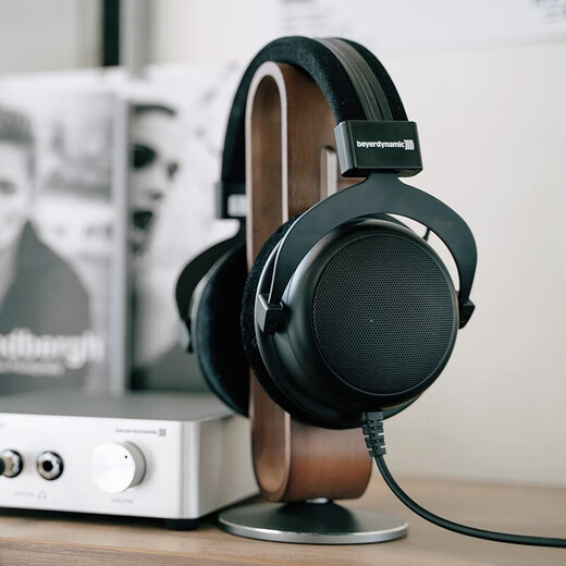 Beyerdynamic DT880/DT880PRO, установленное на головой, ориентированная на головочка