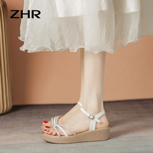 ZHR百搭坡跟凉鞋女一字带2025新款外穿厚底时装凉拖水钻珍珠女鞋子 米白 37