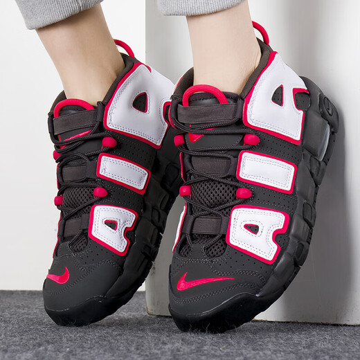 Nike (Nike) Frauenschuhe 2025 Sommer Neue Luft mehr UPTEMPO PIPPEN Schockabsorbierende Basketballschuhe große Kindersport- und Freizeitschuhe DH9719-200 Schwarz, Weiß und Rot 39