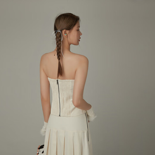 
CHUU Letter Embroidered Strap Vest Women's 2025 Spring New Product Button Sleeveless Hot Girl Slim Personalized Top Off White Uniform Size