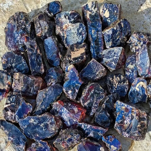 Yixiang Natural Mineral Burmese Amber Raw Stone Burmese Amber Raw Stone One Gram