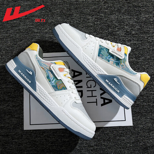 Tire hacia atrás los zapatos de los hombres zapatillas de deporte bajas de otoño e invierno zapatos casuales moda masculina versátiles zapatos deportivos para estudiantes para hombres blanco azul claro 2603 39